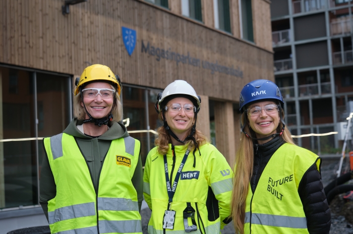 Kristin Rian konseptutvikler i Glava, Gyproc og Weber, Synne Sofie Eliasson i Hent og Nora Holand Hay i Future Built. Foto: Matias Fosso Kristiansen